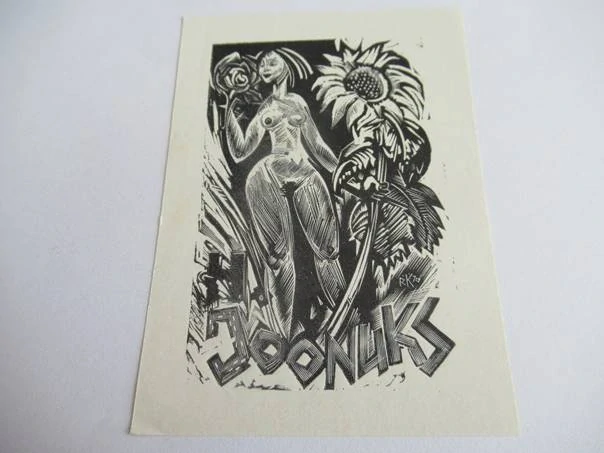 Černobílé exlibris Richard Kaljo, 10 × 7 cm – Motiv postavy se svitkem a knihou pro H. Joonuks (Estonsko)