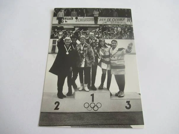 ZOH Innsbruck 1964 - Vítězové v krasobruslení sportovních dvojic - Zlatá medaile: L. Bělousovová a O. Protopopov ( SSSR), Stříbrná: M. Kiliusová a H. J. Bäumler (Německo), Bronzová: D. Wilkesová a G. Revell (Kanada)