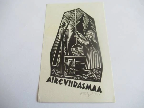 Originální Linoryt Exlibris Aire Viidasmaa – Motiv Dívka u studny a ptáček – Silvi Väljal 1969 (12 x 7,5 cm)
