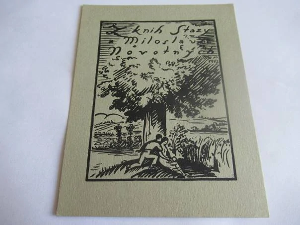 Exlibris – z knih Stázi a Miloslava Novotných – Alois Moravec – (1923), X5 (zinkografie / zinkový lept), motiv milenců pod stromem v krajině – 14 x 10,5 cm