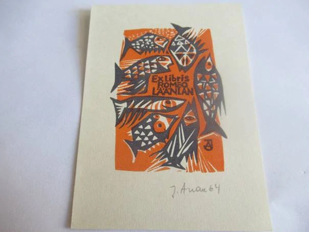 Exlibris – pro Romeo Laanlana – Henno Arrak – (1964), X3/2 (dvoubarevný linoryt) se signaturou, avantgardní motiv s hejnem ryb – 11 x 8 cm