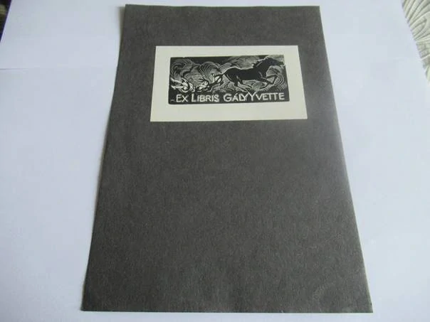 Exlibris – Gály Yvette – Harmos Károly – Cválající kůň ve větru – 6×10 cm – dřevoryt (X2)