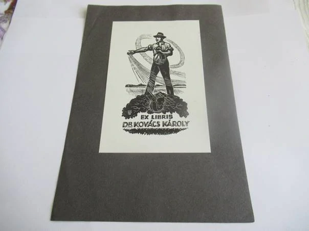 Exlibris – Dr. Kovács Károly – Várkonyi Károly – Rozsévač na poli s klíčícím plodem – dřevoryt (X2), podkladový papír 21×14 cm