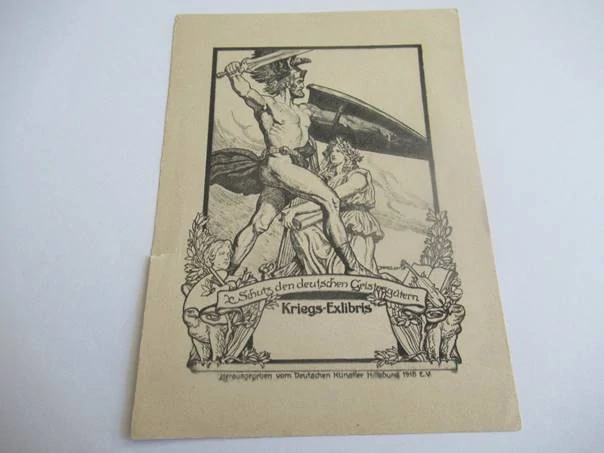 Kriegs-Exlibris – Spolek Hillebunt – Germánský válečník chránící múzy – hlubotisk, 13×9,5 cm