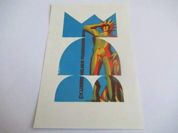 Exlibris – Helmer Fogedgaard – Anatolij Kalašnikov – Sluneční bůh Helios / Sol v geometrické kompozici – vícebarevný dřevoryt (X2), 12×8 cm