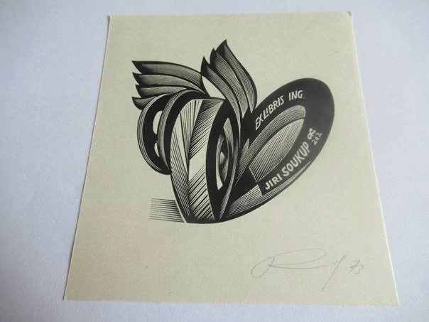 Exlibris – Ing. Jiří Soukup – Anatolij Ivanovič Kalašnikov – Konstruktivistický motiv s koly a křídly – původní dřevoryt (X2), 11×10 cm