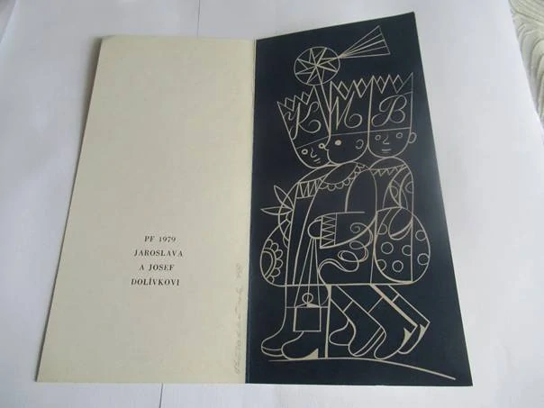 Původní sběratelská novoročenka PF 1979 Jaroslava a Josef Dolívkovi – tříkrálový motiv, autorská signovaná grafika (20,5 × 9 cm)