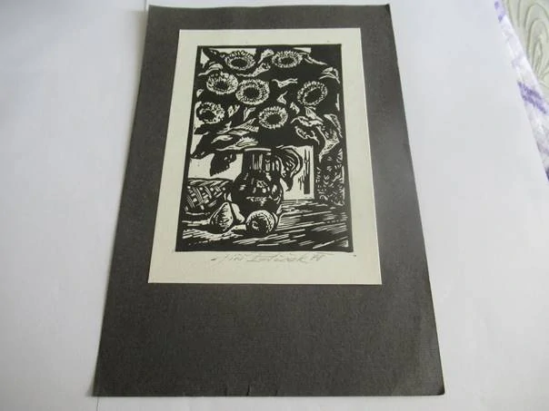 Sběratelská PF 1979 – autor: Jiří Poláček – motiv zátiší se slunečnicemi a džbánem, linoryt X3 (21 × 14 cm)
