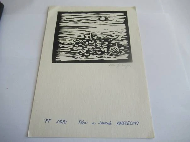 Původní sběratelská novoročenka PF 1980 Věra a Jaromír Kneselovi – autor Jan Jindra, signovaný linoryt (21 × 15 cm)