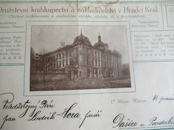 Hradec Králové - Družstevní knihkupectví a nakladatelství - obchod s hudebninami a uměleckými výrobky, obrázky sv. a devotionaliemi - 1916