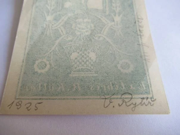Exlibris – R. Küller – Václav Rytíř (1925) – Motiv: Váza s růží a otevřená kniha, originální linoryt (8 x 6,5 cm)