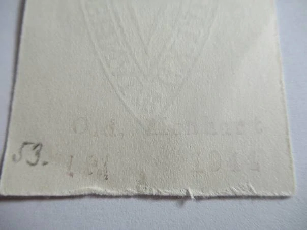Exlibris – Pavel Vodehnal – Oldřich Menhart (1944) – Motiv: Typografický heraldický štít s monogramem PV, zinkografie (cca 9,5 x 6,5 cm)