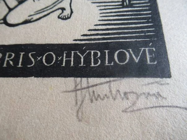 Exlibris – O. Hýblové – Vlasta J. Ambrožová (cca 1930–1940) – Motiv: Klečící nahá dívka v zahradě pod hvězdnou oblohou, originální ručně signovaný dřevoryt / zinkografie na papíře s trhanými okraji (14,5 x 10 cm)