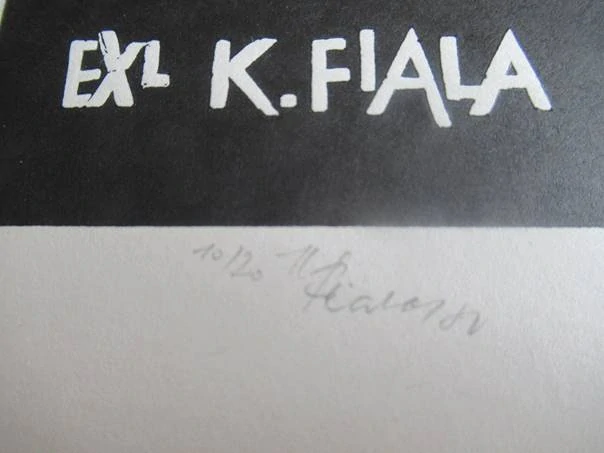 Exlibris K. Fiala – Karel Fiala, cca 1930 – originální autorský linoryt X3, motiv kohouta u vesnického stavení, grafický list 22x14,5 cm, exlibris 14,5x9,5 cm