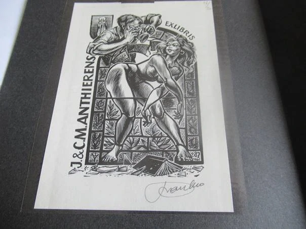 Exlibris – J. & C. M. Anthierens – Frank-Ivo van Damme – Fotograf a ženský akt – 12,5×9 cm – dřevoryt