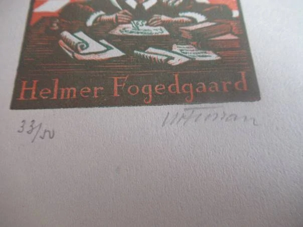 Exlibris – Helmer Fogedgaard – Michael Florian – motiv: Mnich (písař) píšící husím brkem v knihovně – 14,5×10,5 cm – barevný dřevoryt (pasparta 22,5×15,5 cm)