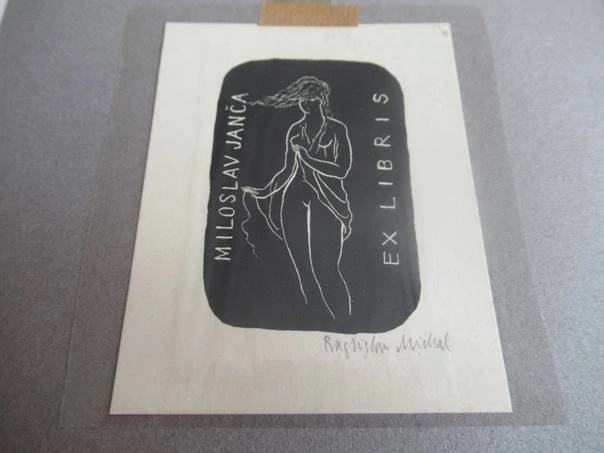 Exlibris – Miloslav Janča – Rastislav Michal – motiv: Stojící ženský akt ve větru – 9×7 cm – dřevoryt (X2) (pasparta 22×15 cm)