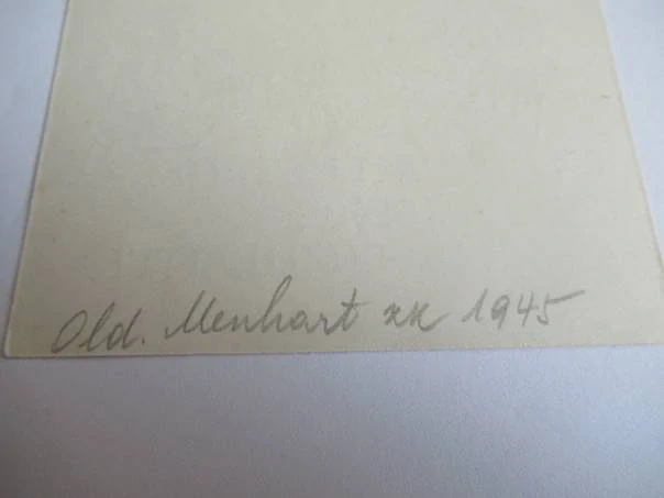 Exlibris – Francisci Rudolphi Čebiš – Oldřich Menhart – motiv: Alegorická typografická kompozice k 50. narozeninám s postavami, vínem a šampaňským dělem – rozměry 16,5×8,5 cm – zinkové klišé / pérovka (P1) – rok 1945
