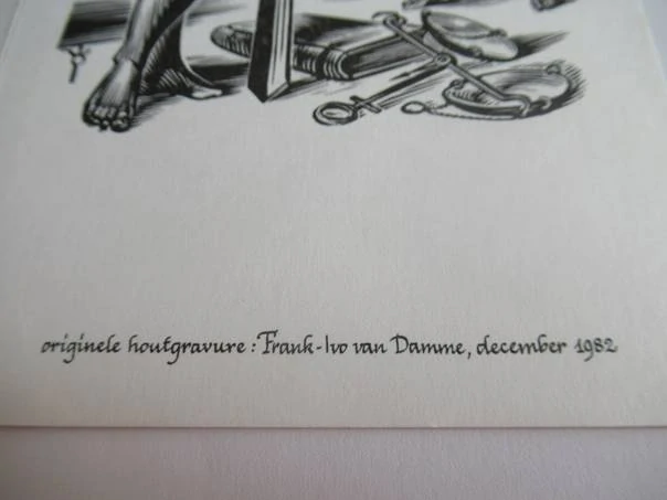 Sběratelská PF 1983 – autor: Frank-Ivo van Damme – motiv Iustitia, oběti války a věž v Diksmuide, dřevoryt X2 (21 × 10,5 cm)