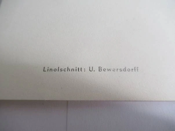 Sběratelská PF 1977 – autor: U. Bewersdorff – motiv ženský akt, knihy a nápisy, linoryt X3 (14,5 × 10,5 cm)