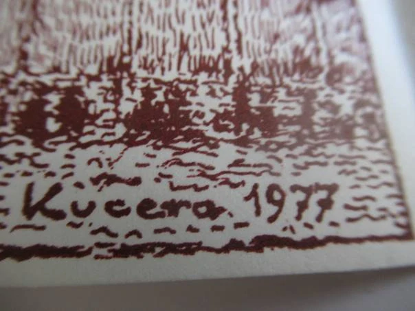 Původní sběratelská novoročenka Bonne et Heureuse Année 1978 – autor Zdeněk Kučera, motiv francouzského Collioure, grafický list (21 × 10,5 cm)