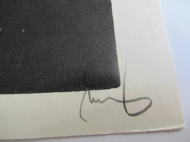Původní sběratelská novoročenka PF 1979 MUDr. Macek s rodinou – autor Karel Štika, signovaný linoryt (21 × 10 cm)