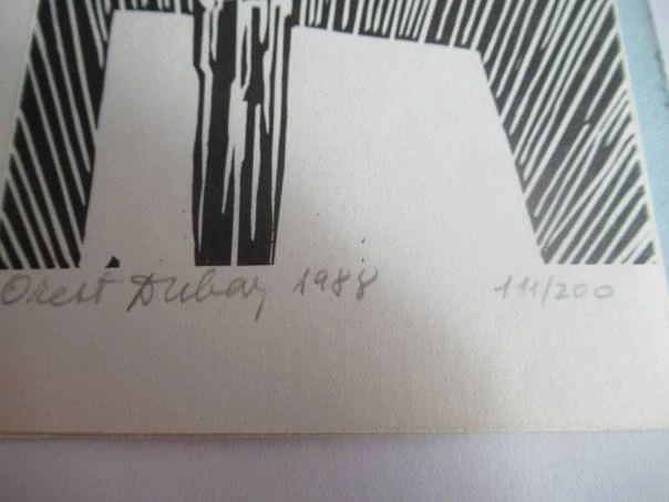 Grafický list s básní „Tam u nábřeží“ (Sully-Prudhomme), vhodné pro sběratele exlibris a slovenské moderní grafiky, autor národní umělec Orest Dubay st., originální podepsaný linoryt (číslovaný výtisk 111/200), rozměr složeného listu 21 × 10 cm