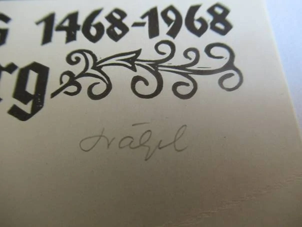 Volná grafika s portrétem Johannese Gutenberga k jubileu 1468–1968, autorka Silvi Väljal, originální podepsaný linoryt, rozměr složeného listu 15 × 10 cm