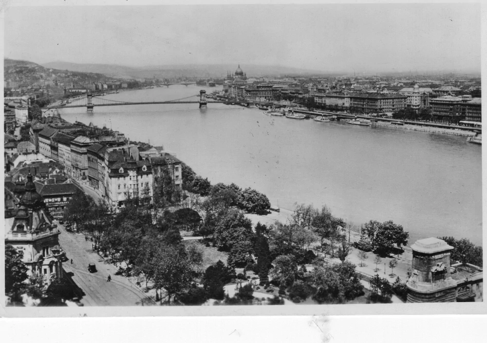 Pohlednice s podpisy hráčů SK Slavia Praha z finále Středoevropského poháru 1938