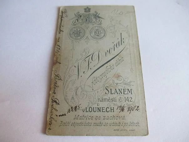 Slaný, Louny - V. F. Dvořák - Dívka  - cca 10,5 x 6,5 cm