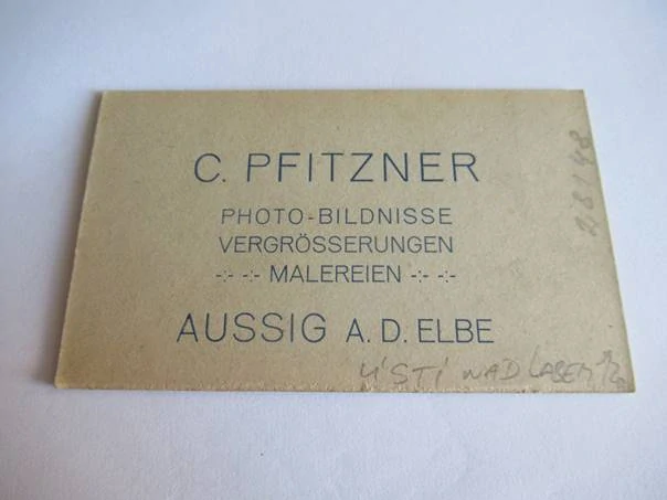 Ústí nad Labem - Foto C. Pfitzner - Muž v obleku  - cca 10,5 x 6,5 cm