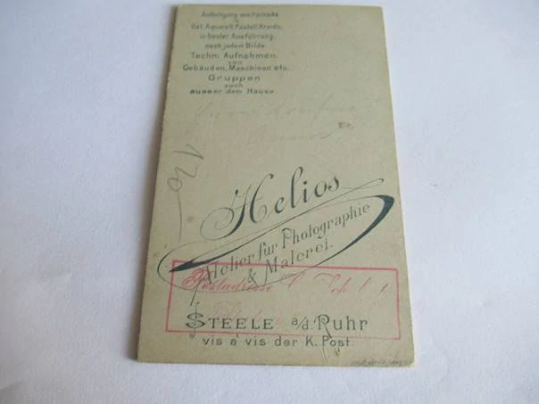  Německo - Atelier Helios - Dívka s knihou  - cca 10,5 x 6,5 cm