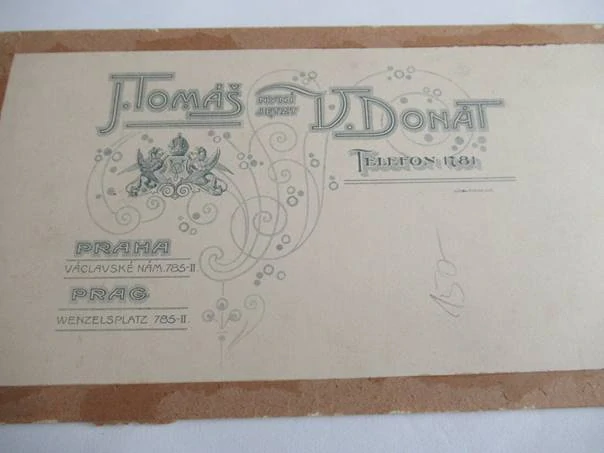 Praha - V. Donát - Žena a muž s knírem - cca 20,5 x 11 cm