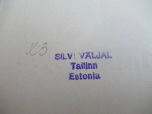 Originální Linoryt Exlibris Tiiu Klaser – Motiv Zátiší s květinami a šnekem – Silvi Väljal 1967 (10 x 7 cm)