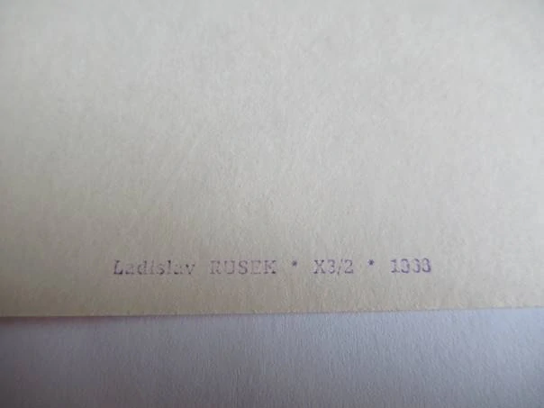 Původní sběratelská novoročenka PF 1969 Vladislav Kohout s rodinou – autor Ladislav Rusek, linoryt X3/2 (15,5 × 11 cm)
