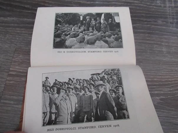 Kniha Masaryk a revoluční armáda (Masarykovy projevy k legiím a o legiích v zahraniční revoluci) – historické dokumentární prameny, vhodné pro sběratele vojenské historie, legionářské literatury a TGM reálií, uspořádal Jaroslav Papoušek (1922), nakladatel