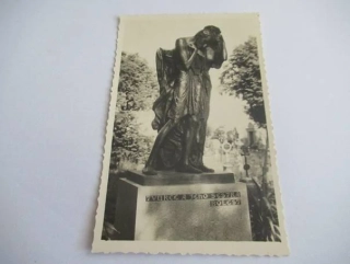 Jaroměřice nad Rokytnou - náhrobek O. Březiny od Fr. Bílka