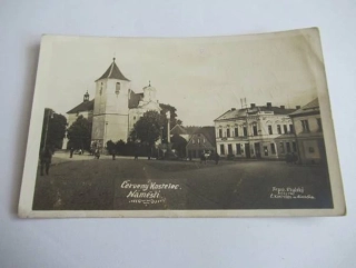 Červený Kostelec - náměstí