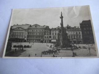 Olomouc - Masarykovo náměstí se sochou sv. Trojice