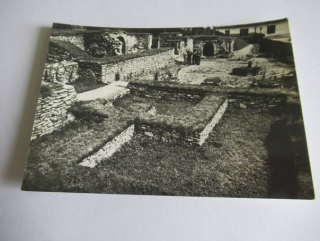 Kralice nad Oslavou - archeologickým výzkumeme odkryté zbytky z Kralické tvrze