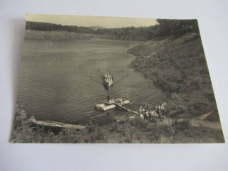 Orlické jezero - přístaviště pod zámkem Orlík