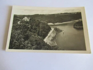 Zřicenina Cornštejn a zatopená kaple sv. Trojice nad Vranovskou přehradou