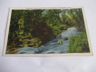 Minneapolis - Hlawatha Statue above Falls of Minnehaha - USA