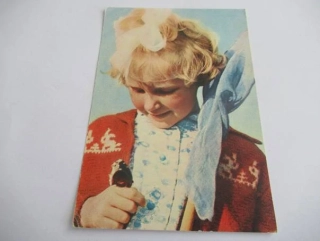 Dívka s motýlkem