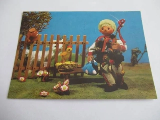 Chlapec v kroji a s pomlázkou