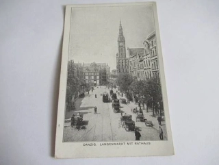 Gdaňsk - Langenmarkt mit Rathaus - Polsko