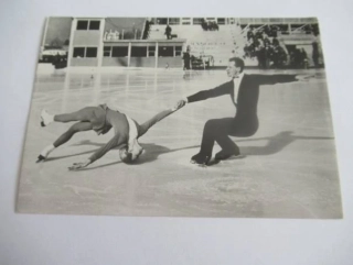 Ludmila Bělousovová a Oleg Protopopov - Sovětský svaz, zlatá medaile v krasobrusleni sportovních dvojic - ZOH Innsbruck 1964