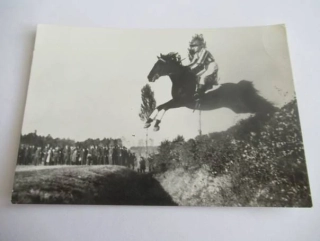 Lata Brandisová - Jediná žena, která zvítězila ve VP v roce 1937 na klisně Normě
