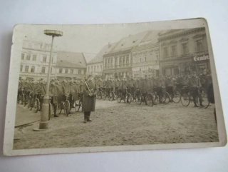 Vojáci na kolech - Společné foto