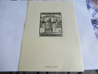 Exlibris – pro Růženu Faltadovou – Alois Moravec – (1914), X5 (zinkografie / zinkový lept), architektonický motiv s bránou a vilou – 20,5 x 14,5 cm